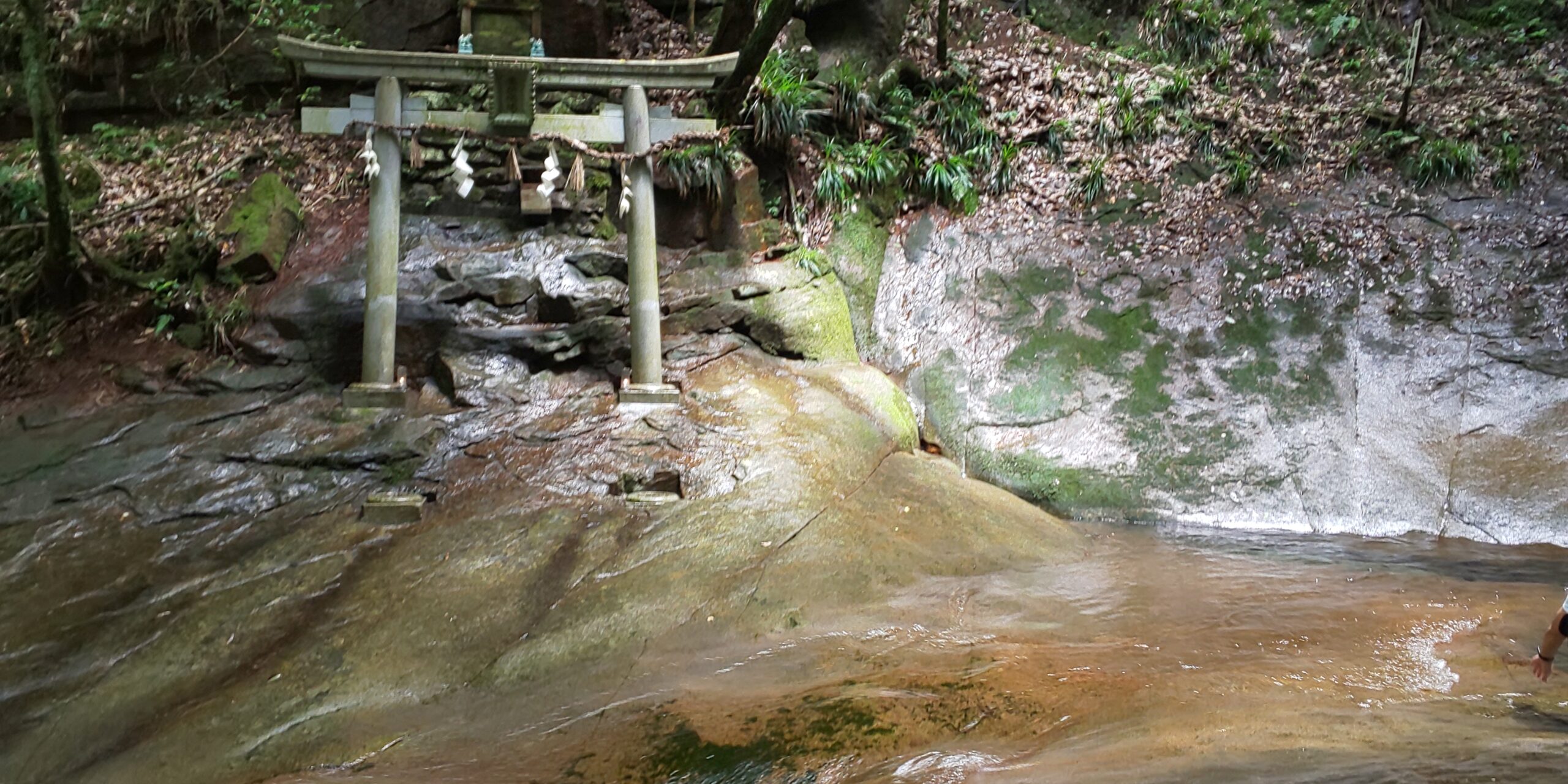 龍穴神社