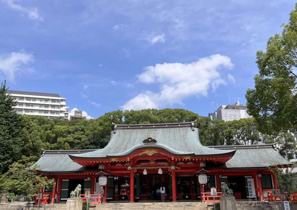 神戸生田神社お社の上の龍雲